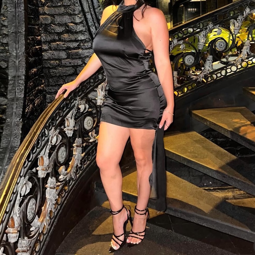 SHEIN Elegant Black Halter Dress